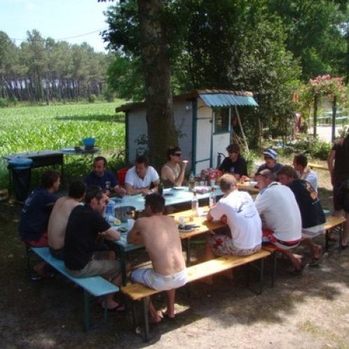 bon-repas-grande-table-rencontre-convivialite