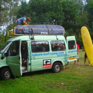 le-depart-du-surfcamp-pour-la-plage-de-messanges